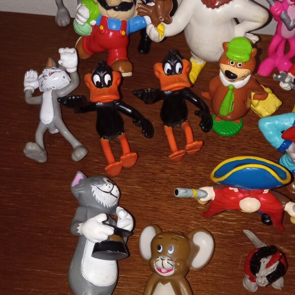 Lot of 27Assorted Action Figures - Picture 5 of 11